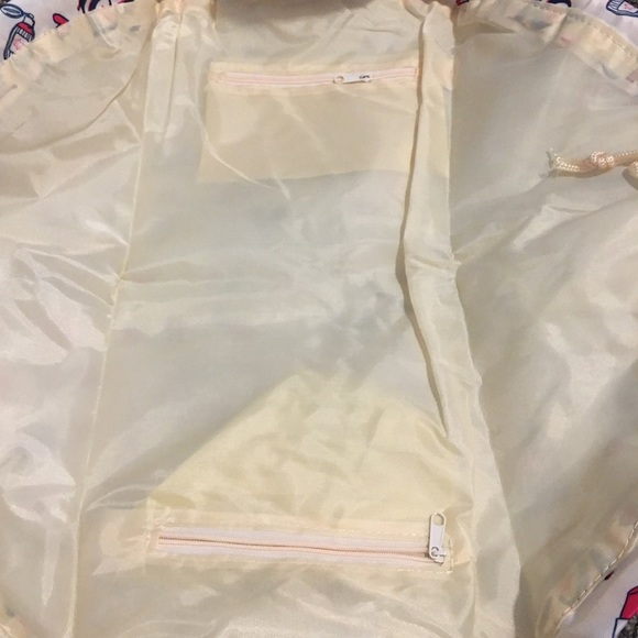 Portable makeup bag - Picture 3 of 4